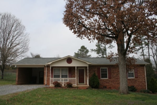 Front of House - 3856 Newhall Dr NW (Conover, NC)
