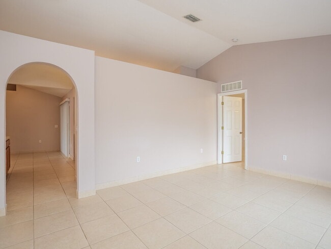 Building Photo - 3648 Wellington Pl