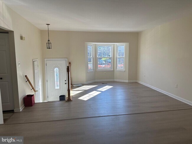 Foto del edificio - 872 Bayridge Dr