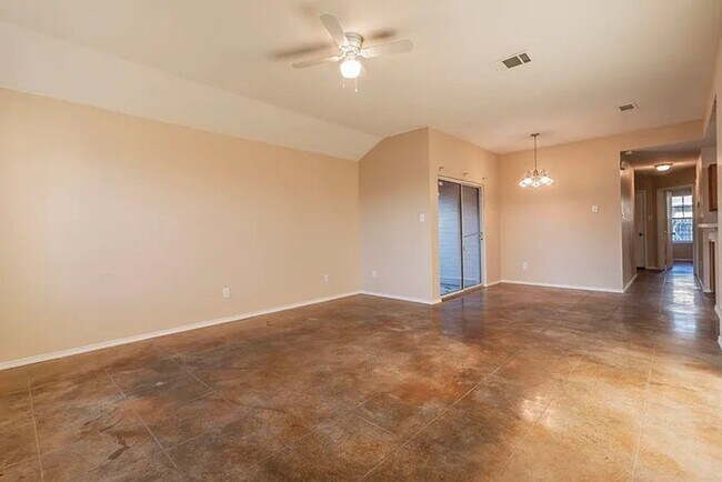 Foto del edificio - AVAILABLE SOON!