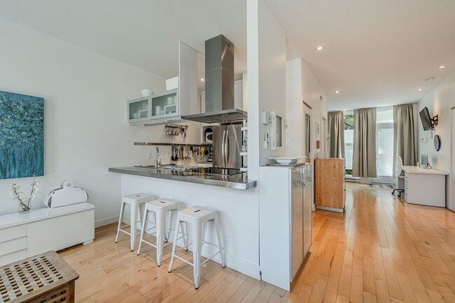 Building Photo - 4878 Henri Julien Ave