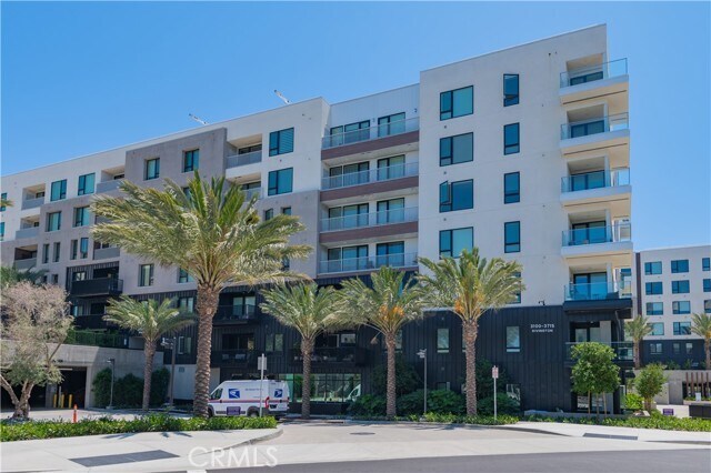 Building Photo - 3205 Rivington