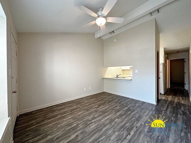 Building Photo - Efficient 1 Bedroom Unit in Fort Walton