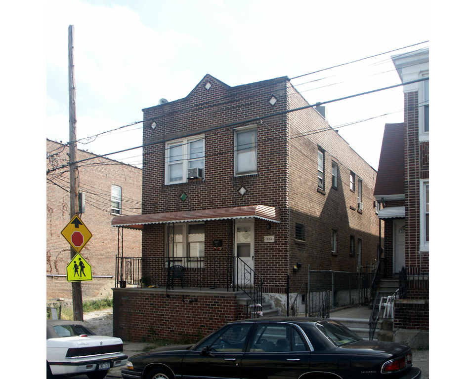 Primary Photo - 1856-1858 Mayflower Ave