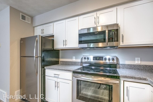 Building Photo - 709 S 35th St