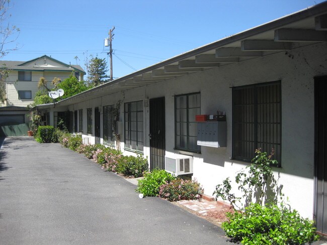 Building Photo - 327 Western Ave