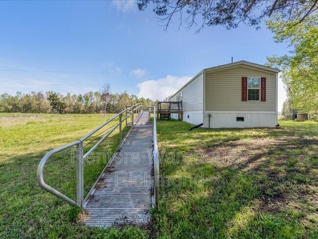 Building Photo - 3121 Military Rd