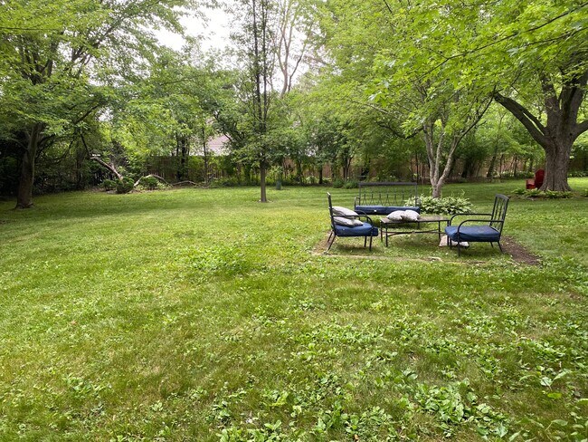 Building Photo - 996 Castlegate Ct