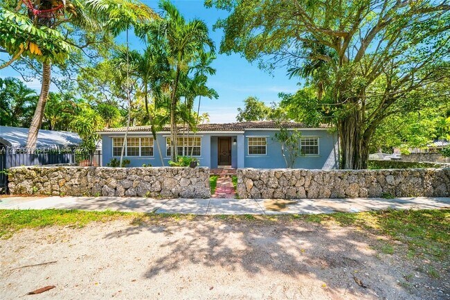 Building Photo - 2301 Tequesta Ln