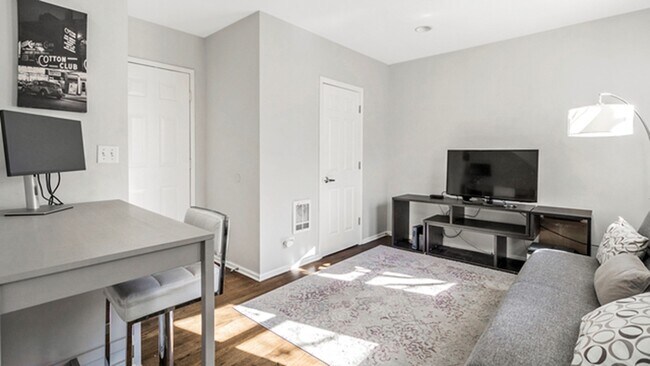 Foto del edificio - 720 W Evergreen Ave