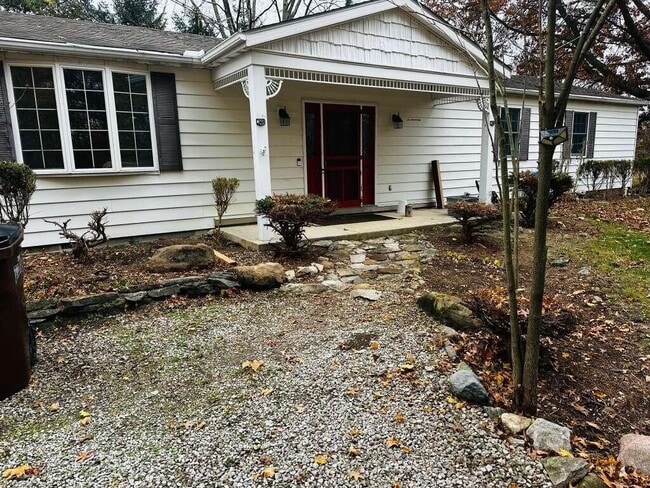 Building Photo - 159 S Parkway Dr