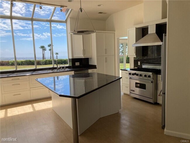Building Photo - 4 br, 3 bath House - 12 Pacific Crst