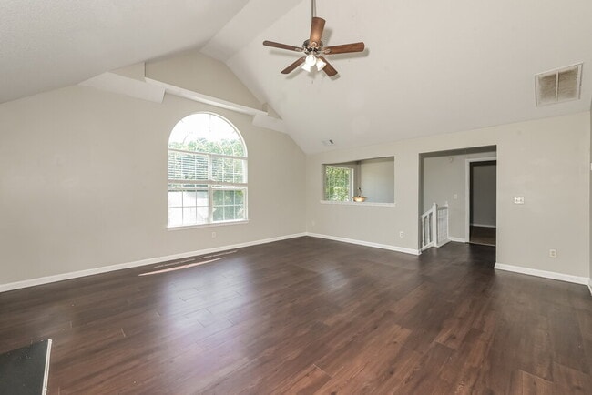 Building Photo - 4100 Clarks Tr