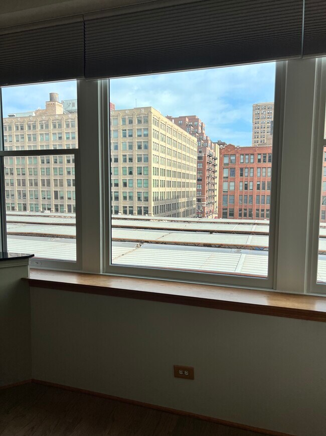 Foto del edificio - 161 W Harrison St