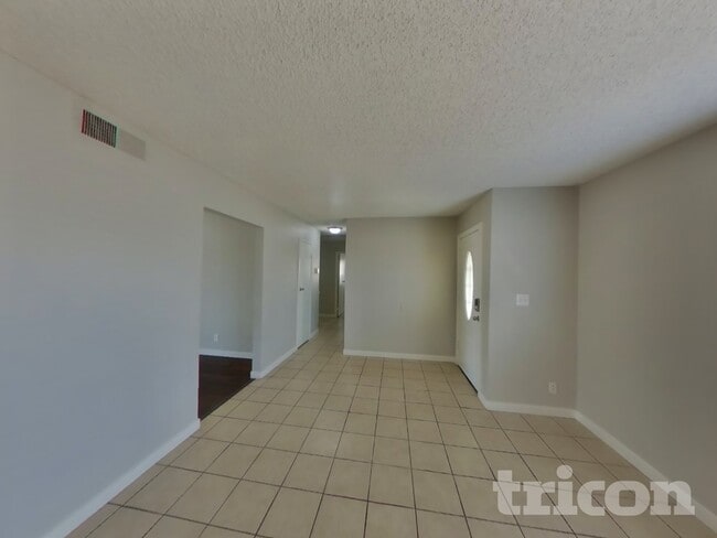 Building Photo - 7147 Fenway Ave