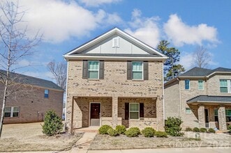 Building Photo - 3026 Lisburn St