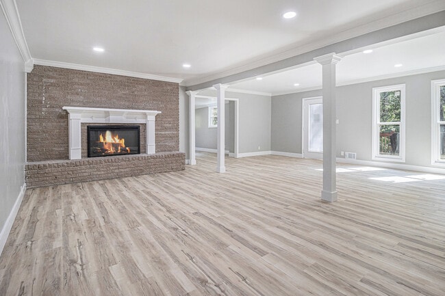 Photo - 2806 Chaucer Dr SW House