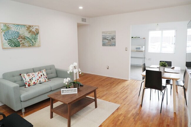 Foto del edificio - 219 Antilla Ave