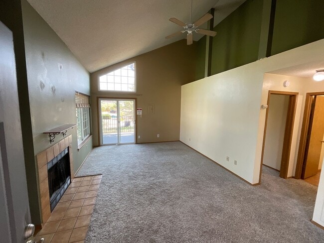 Building Photo - 1 Bedroom Condo Available Near N Union Blv...
