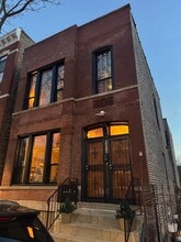 Building Photo - 1319 W Erie St