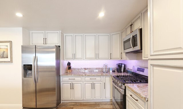 Kitchen - 9165 Alcott St