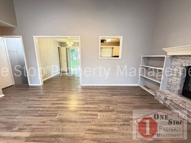 Foto del edificio - Awesome 3 Bedroom, 2 bath in Independence!