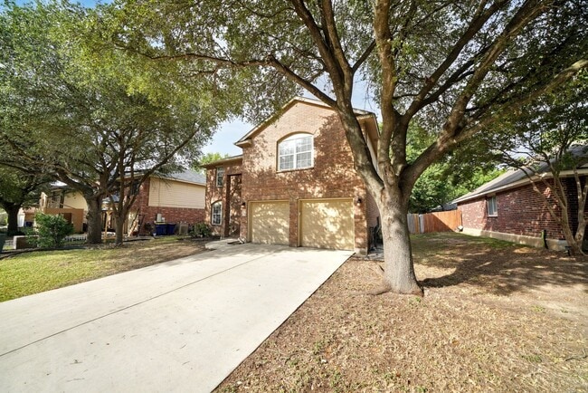 Building Photo - Beautiful Rental now available in Thistle Creek (Schertz) - 5 Bedrooms! Realtor Commission: $750