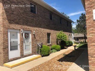 Foto principal - 142 Parkview Dr