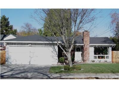 Primary Photo - 215 Griswold Ave
