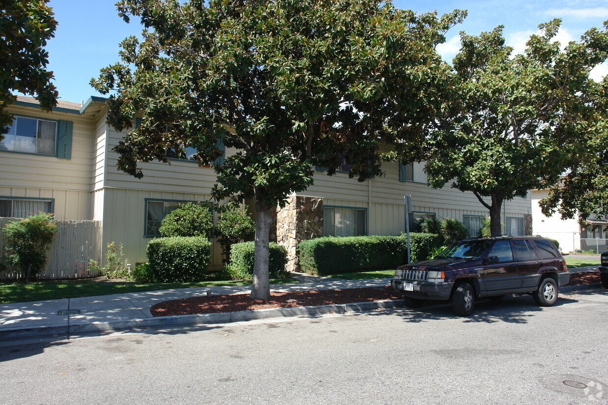 Foto del edificio - 3195 Pearl Ave