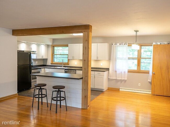 Foto del edificio - 3 br, 1.5 bath House - 711 E Sunnycrest Dr