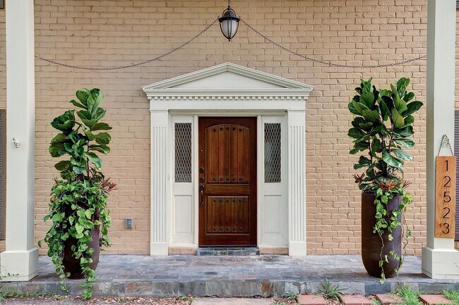 Foto del edificio - 12523 Briar Forest Dr