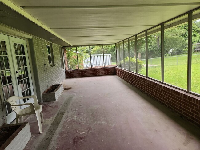 Foto del edificio - 3 Bedroom 2 Bath in East Columbus