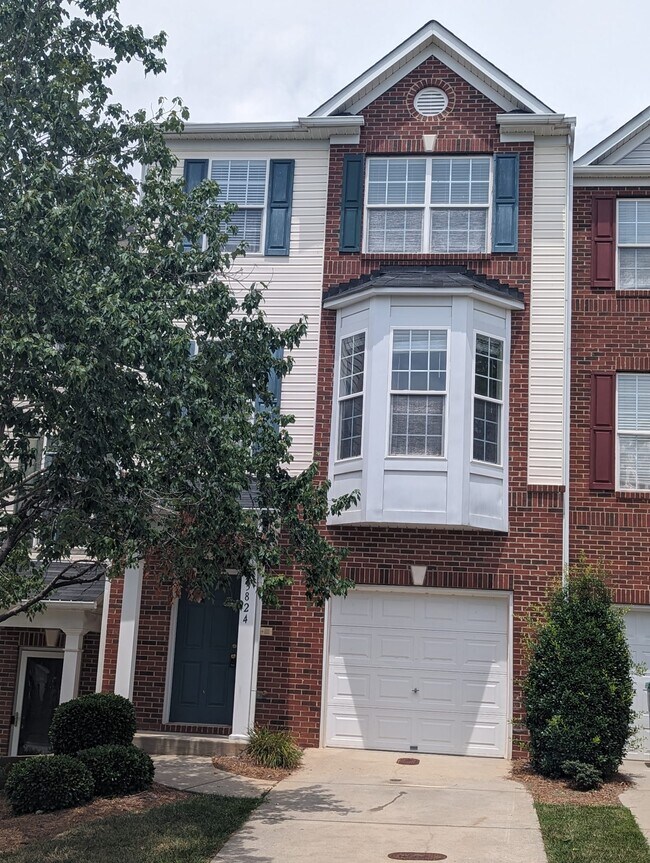 Foto del edificio - 3824 Tarrant Trace Cir