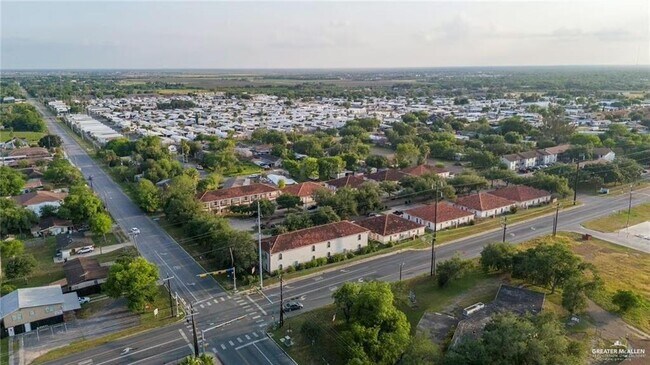Building Photo - 606 Buena Vista Dr