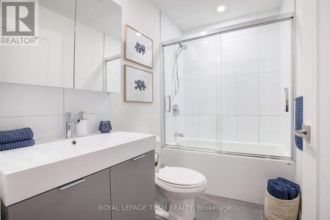 Photo du bâtiment - 1655 Carling Ave