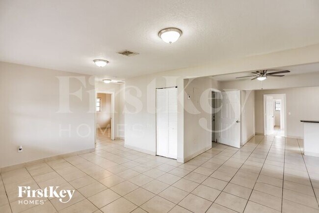 Building Photo - 7550 Kismet Street