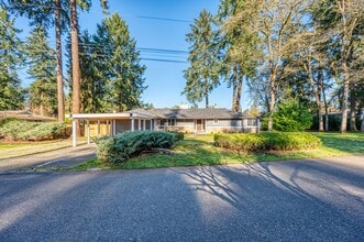 Building Photo - 8 Rustic Ln SW