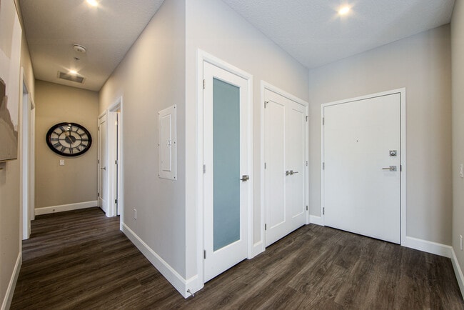 Building Photo - Elio Apartments