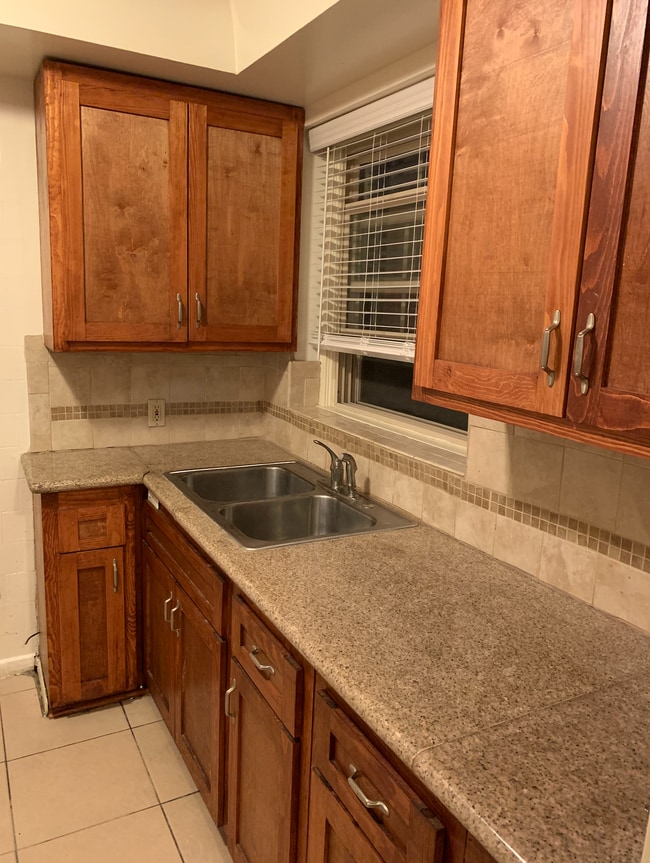 Foto del edificio - 10227 1/2 S 8th Ave