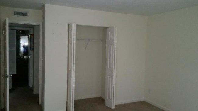 Building Photo - 3 bedroom in Louisville KY 40210