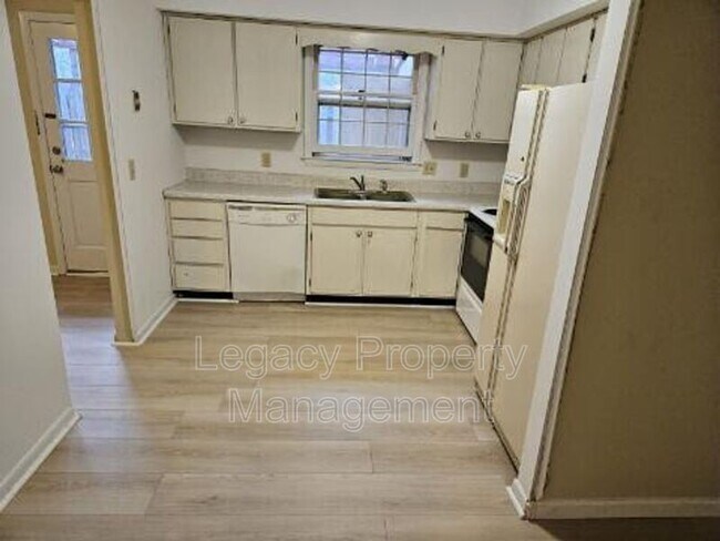 Building Photo - 514-C Peele Street