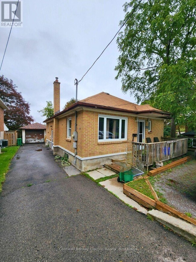 Building Photo - 443 Armour Rd