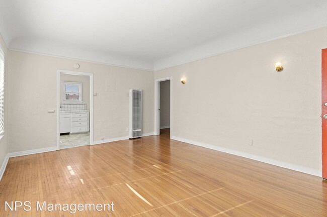 Building Photo - 1 br, 1 bath Apartment - 1715 Termino Ave....