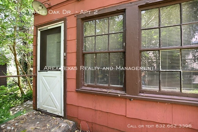 Foto del edificio - One bedroom garage apartment!