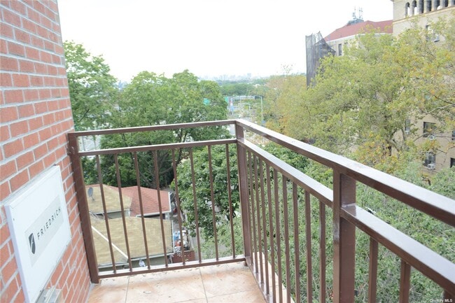 Building Photo - 70-38 Broadway