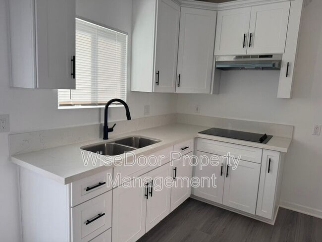 Foto del edificio - 6133 Danby Ave