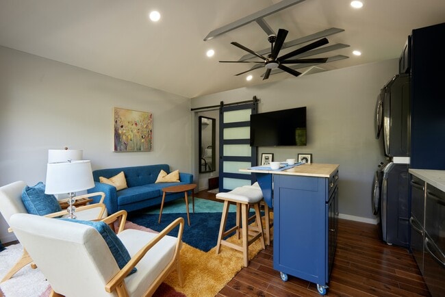 Foto del edificio - 629 N Reese Pl