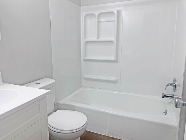 Foto del edificio - 1565 Bacon Ave