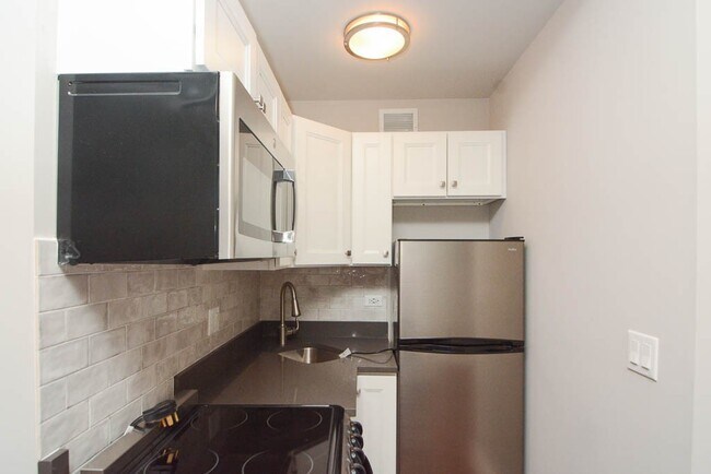 Foto del edificio - 638 W Wrightwood Ave